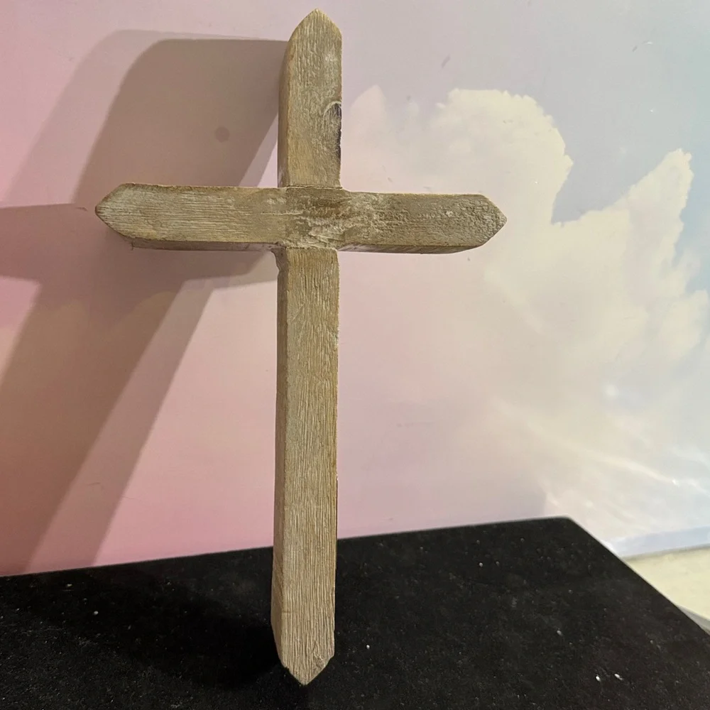 Wooden Cross Decor with metal Plex saying “FAITH”